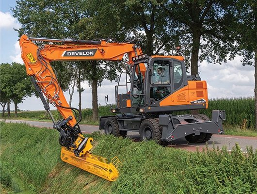 Pelles sur pneus Develon DX165WR-7