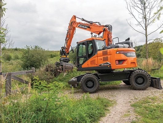 Pelles sur pneus Develon DX165WR-7