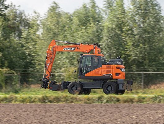 Pelles sur pneus Develon DX165WR-7