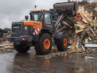 Chargeuse sur pneus Develon DL280-7 - 4